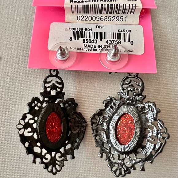 Betsey Johnson ‘Dark Forest’ Skull Jewelry Set Retired/HTF/with tags! - Picture 8 of 8